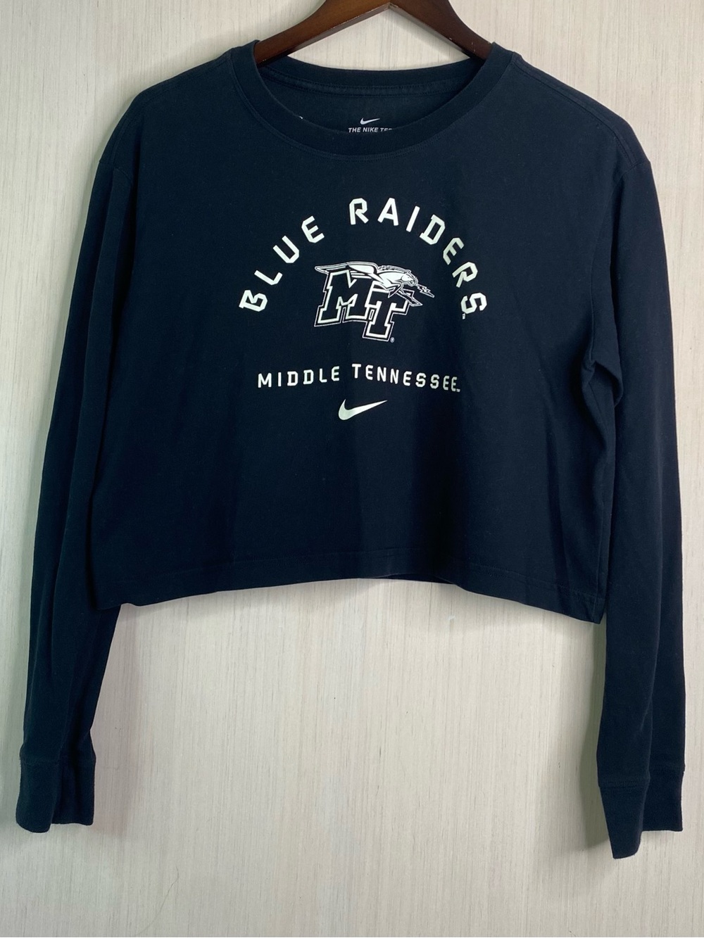 Nike Women’s Black MTSU Blue Raiders Cropped Long-Sleeve T-Shirt Small FLAW